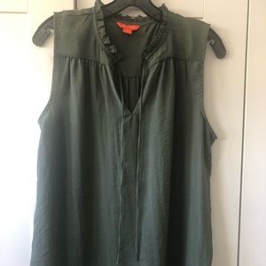 Nice under blouse here, worn on TDF